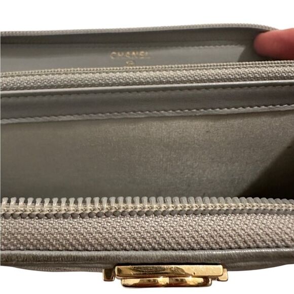 Chanel Gray Quilted Leather Wallet with Gold Clasp - Picture 8 of 10